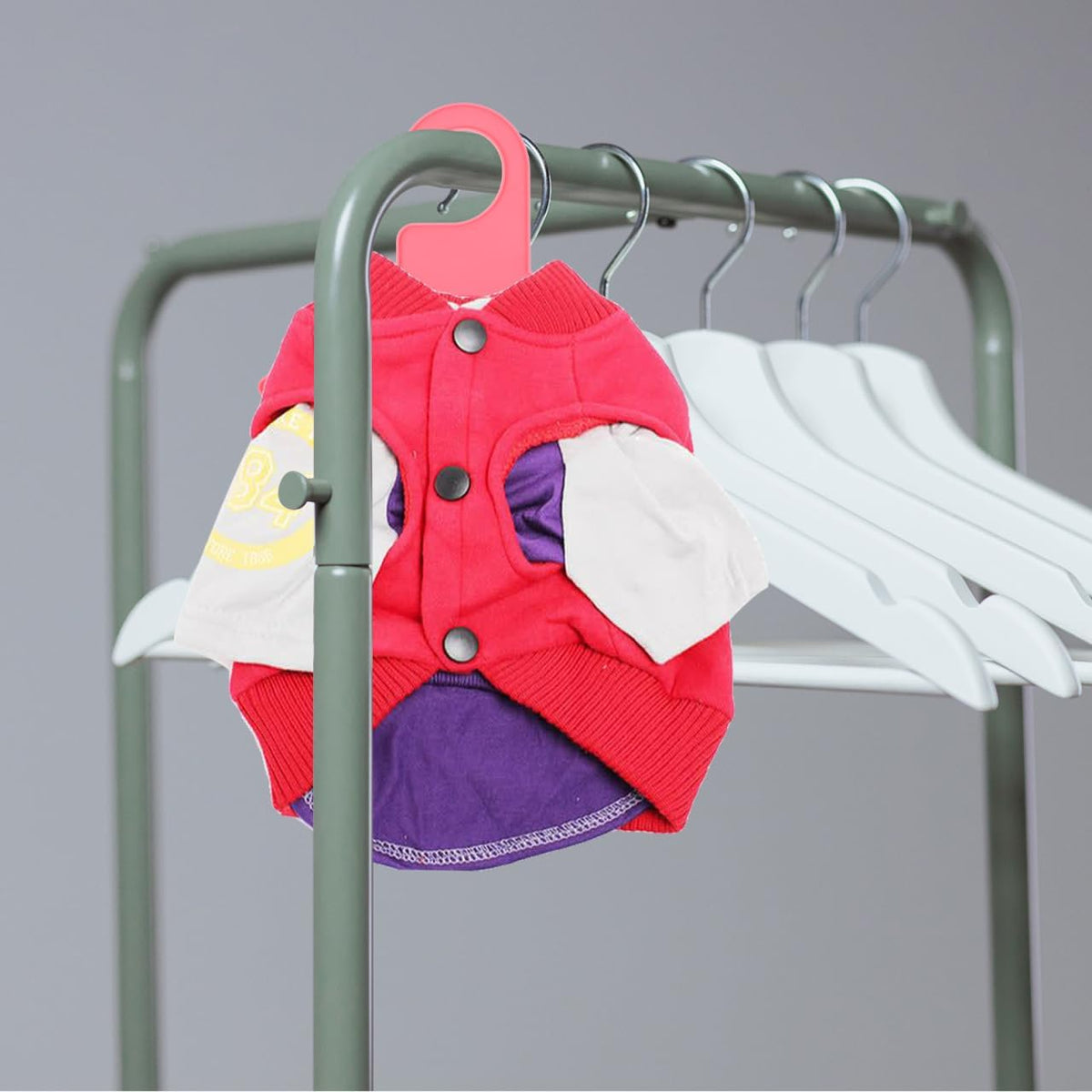 Pet clothes hanger